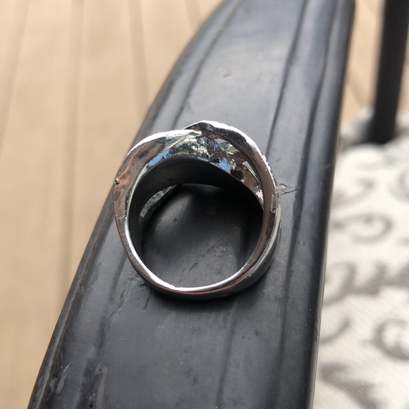 Ring - Picture 4 of 5